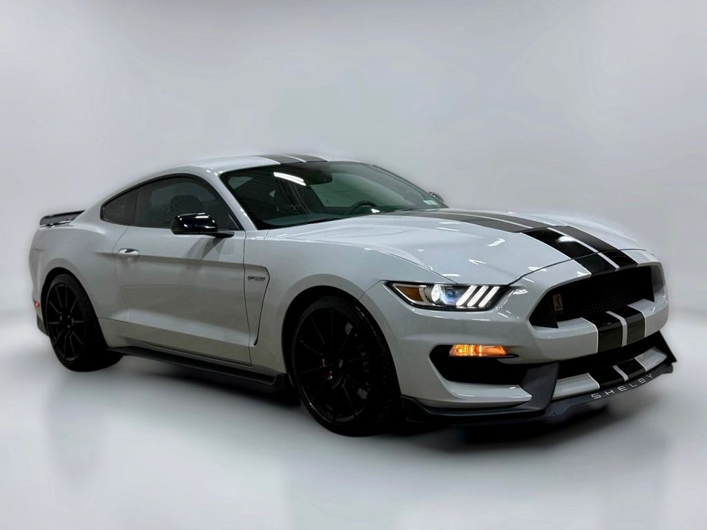 Photo 9 of this Ford Mustang