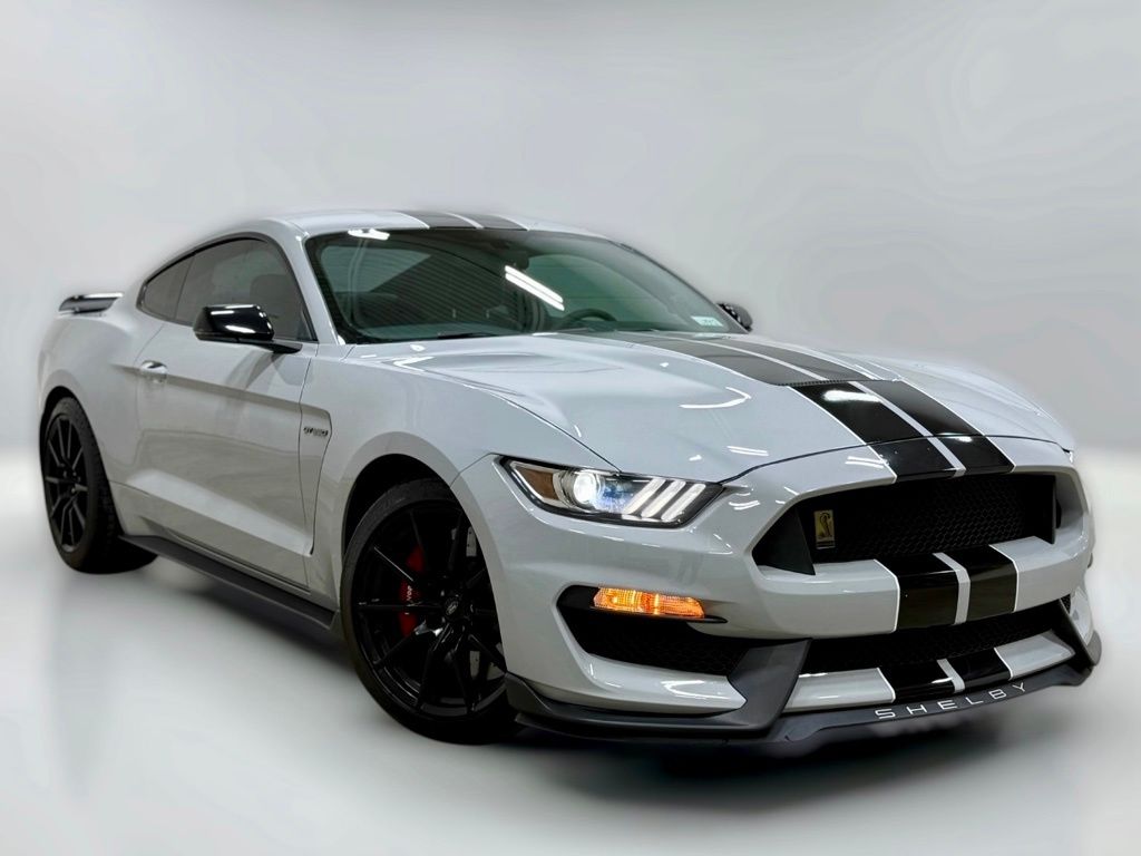 Photo 11 of this Ford Mustang