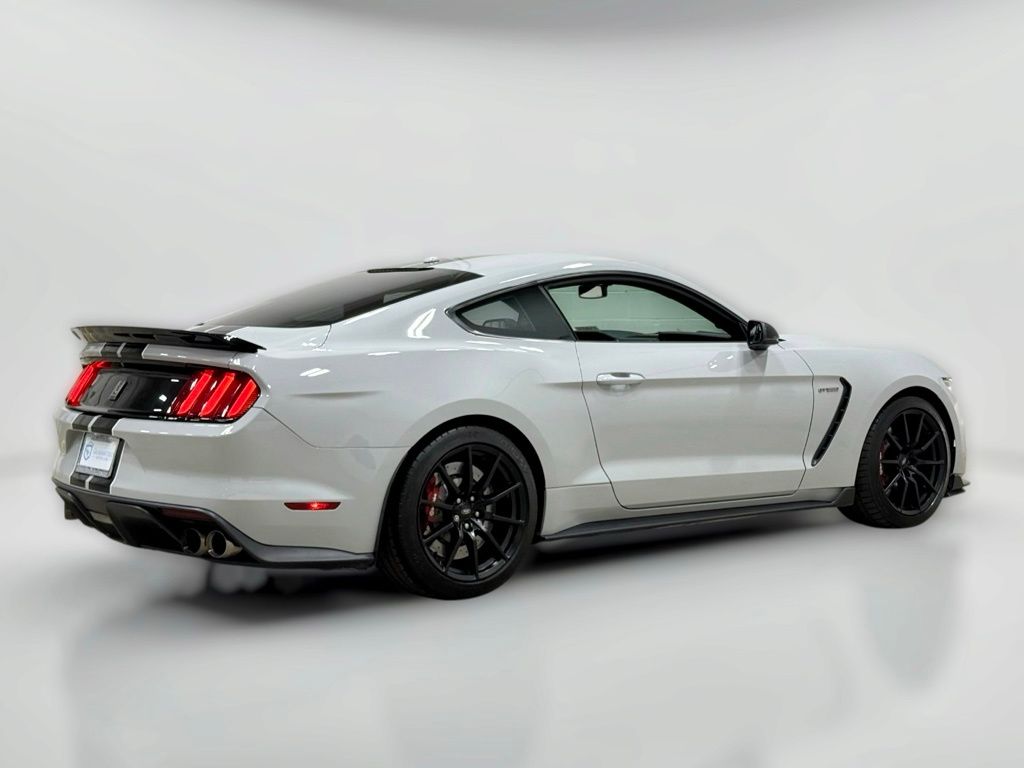 Photo 18 of this Ford Mustang