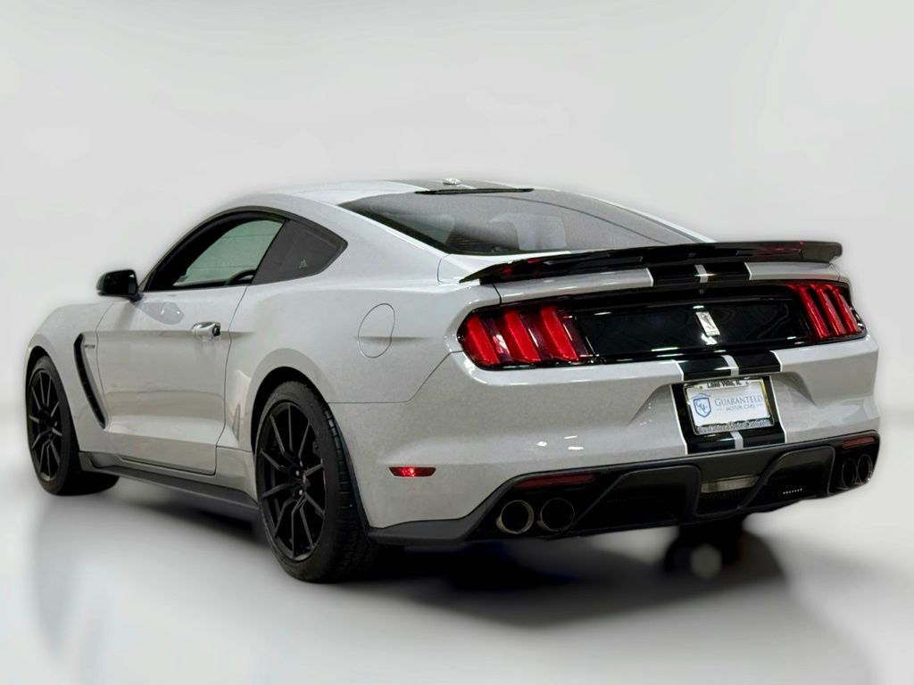 Photo 21 of this Ford Mustang