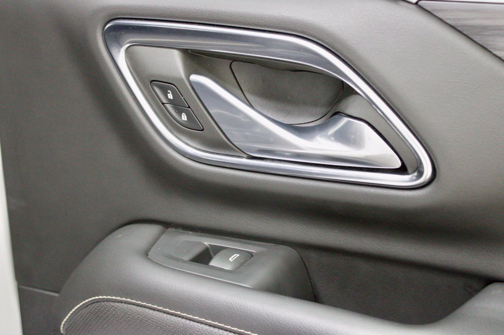 Photo 38 of this GMC Yukon