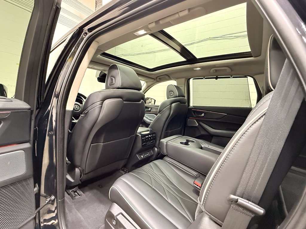 Photo 32 of this Acura MDX