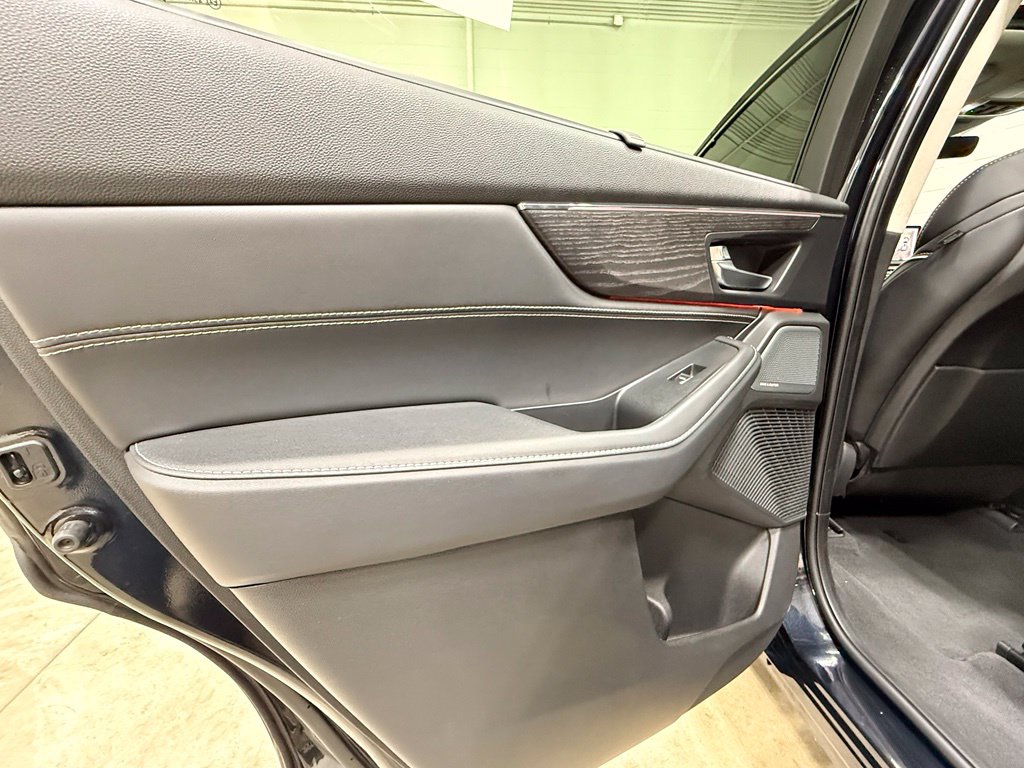 Photo 33 of this Acura MDX