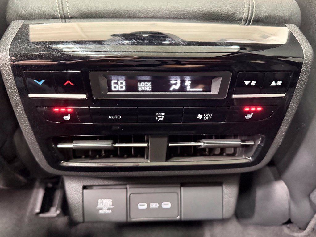 Photo 36 of this Acura MDX