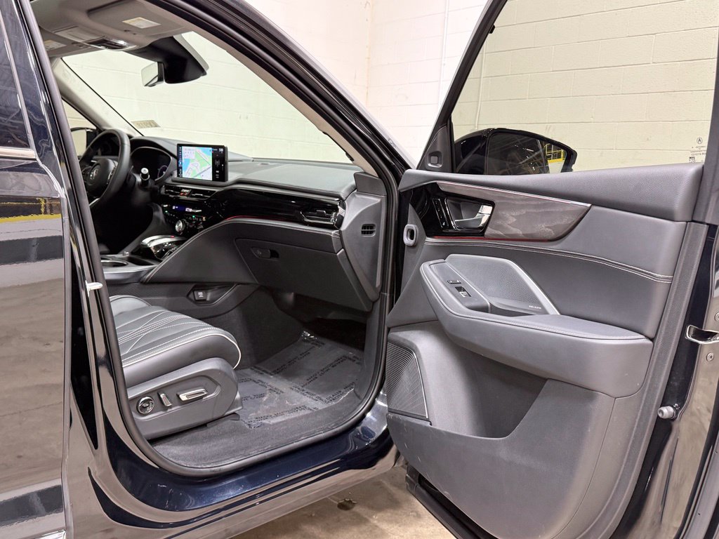 Photo 43 of this Acura MDX