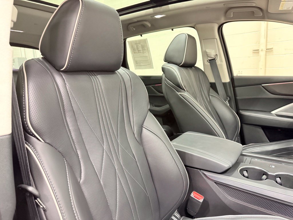Photo 47 of this Acura MDX