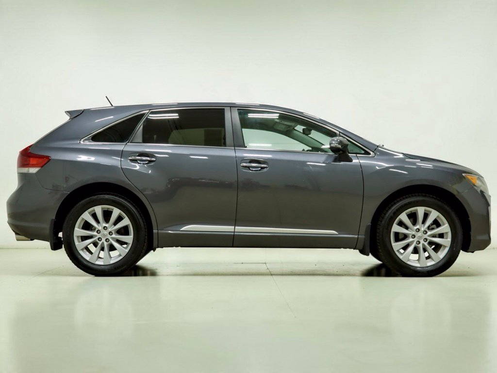 Photo 9 of this Toyota Venza