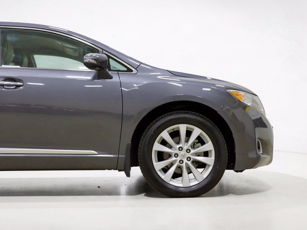 Photo 10 of this Toyota Venza