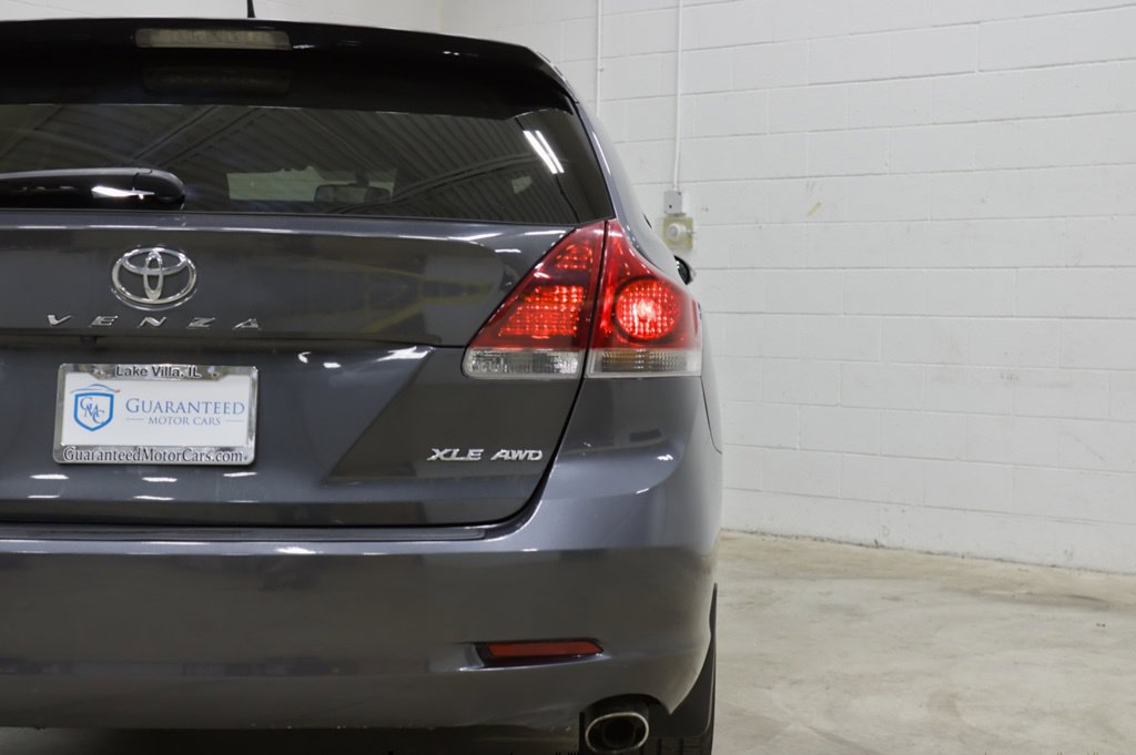 Photo 14 of this Toyota Venza