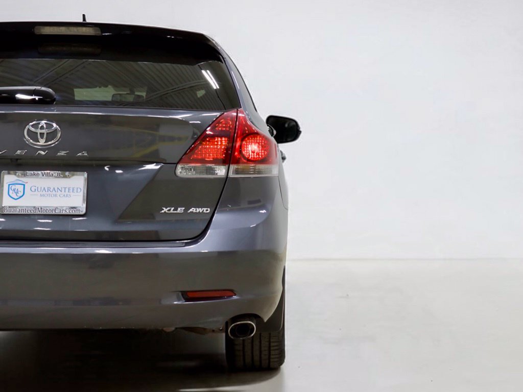 Photo 15 of this Toyota Venza