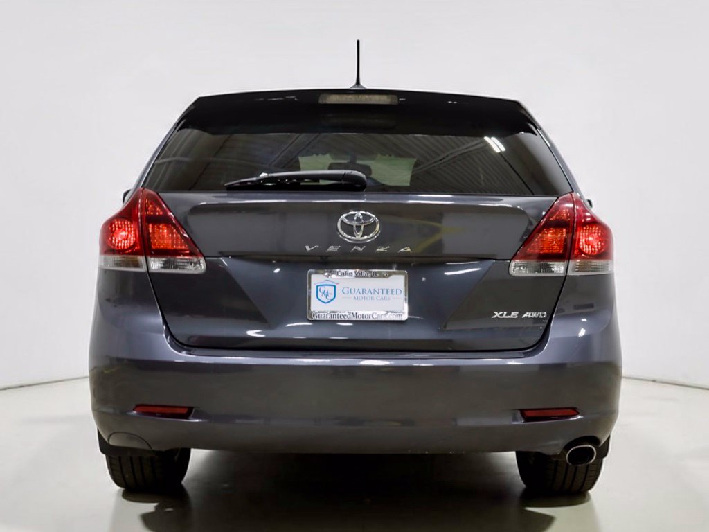 Photo 16 of this Toyota Venza