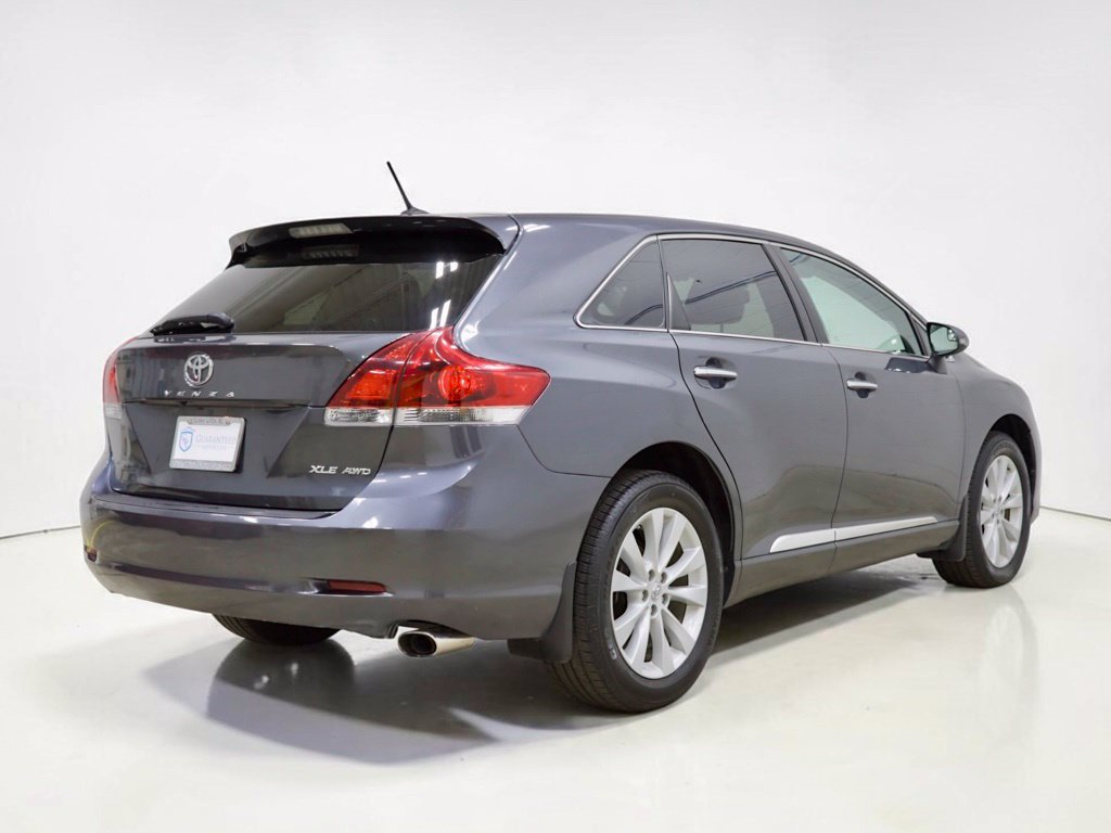 Photo 21 of this Toyota Venza