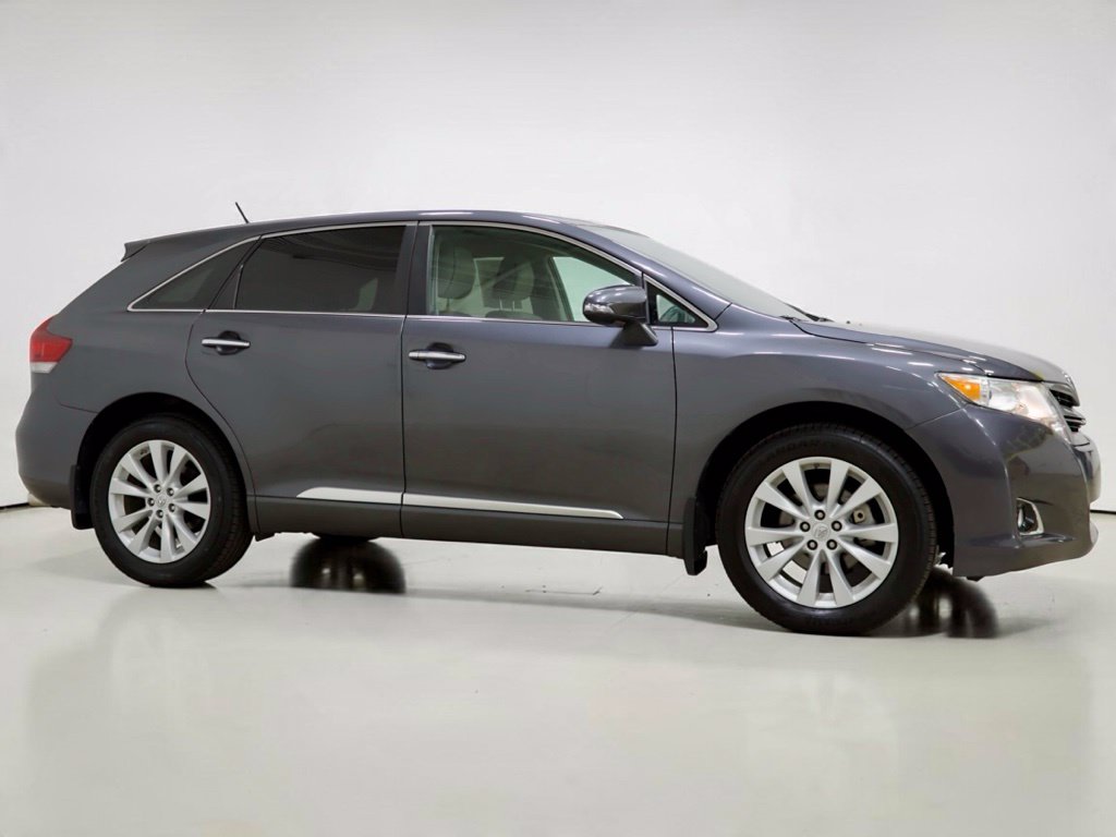 Photo 28 of this Toyota Venza