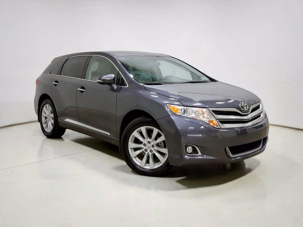 Photo 29 of this Toyota Venza