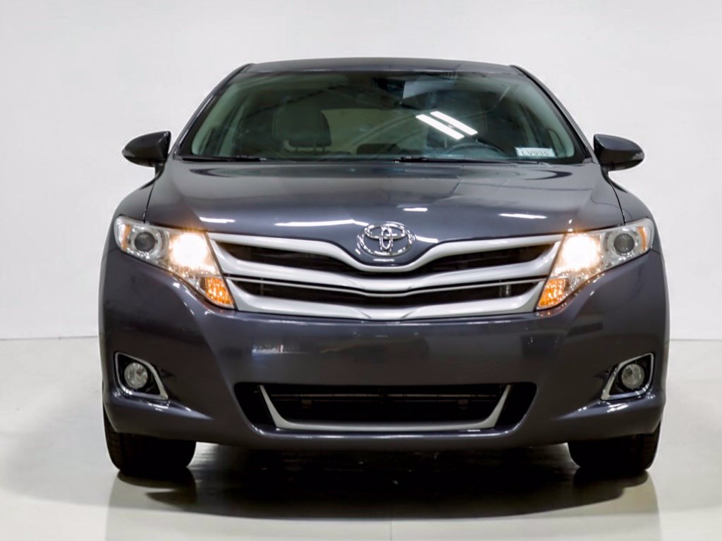 Photo 30 of this Toyota Venza