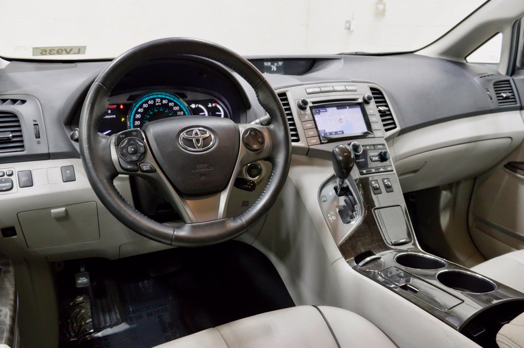 Photo 31 of this Toyota Venza