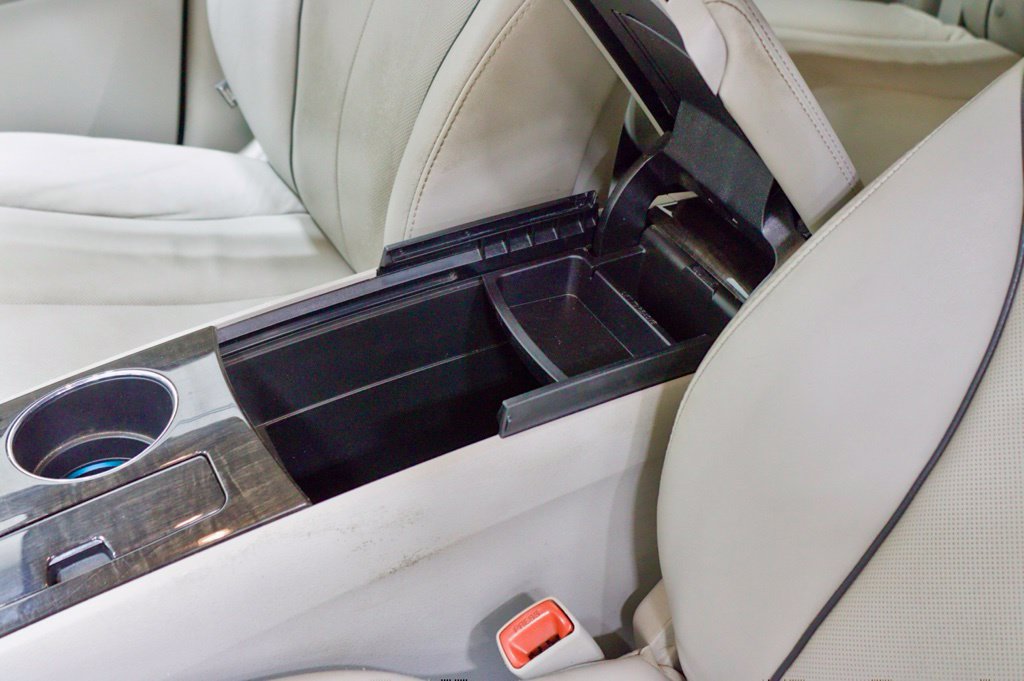 Photo 33 of this Toyota Venza