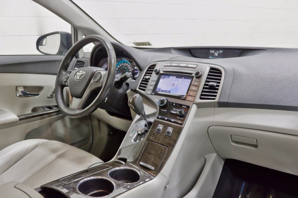 Photo 36 of this Toyota Venza