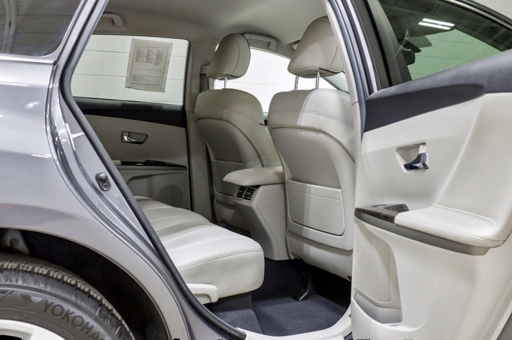 Photo 41 of this Toyota Venza