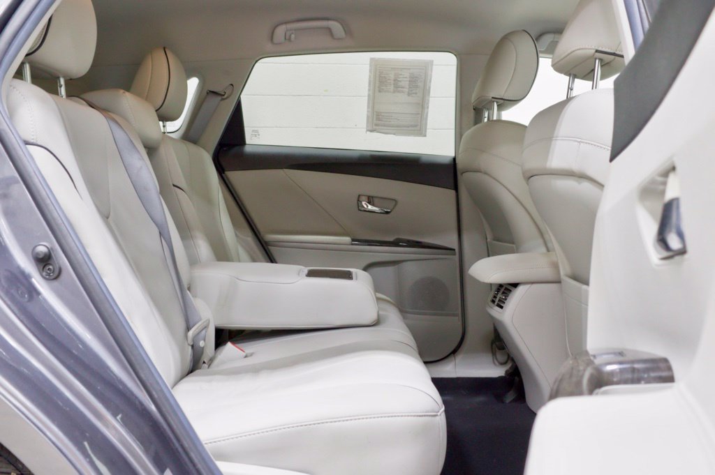 Photo 42 of this Toyota Venza