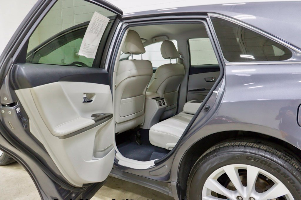 Photo 46 of this Toyota Venza