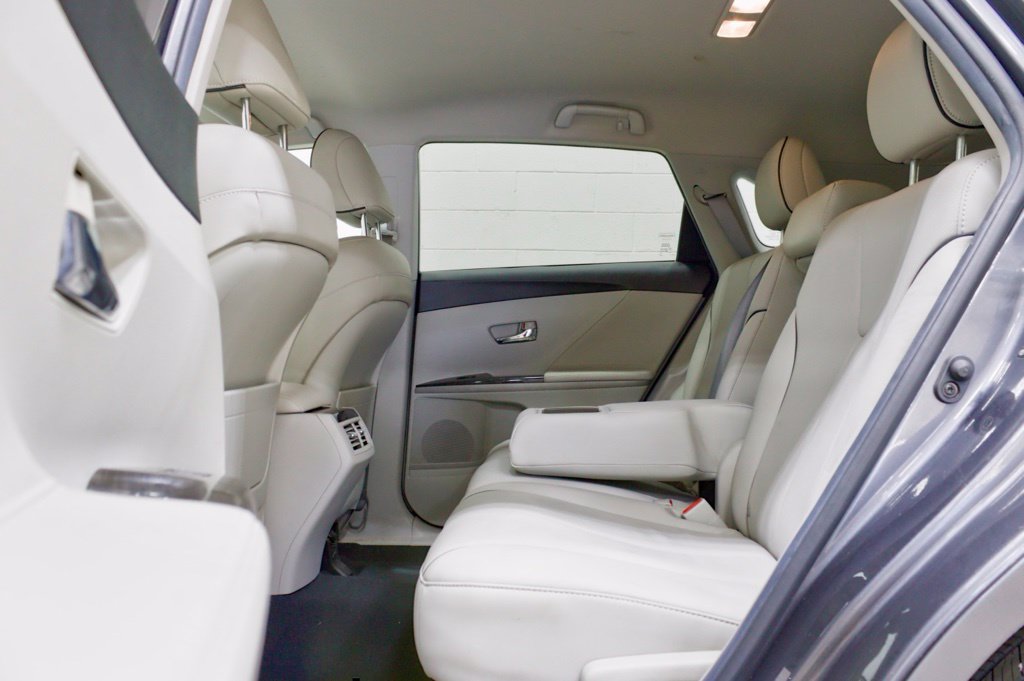 Photo 47 of this Toyota Venza