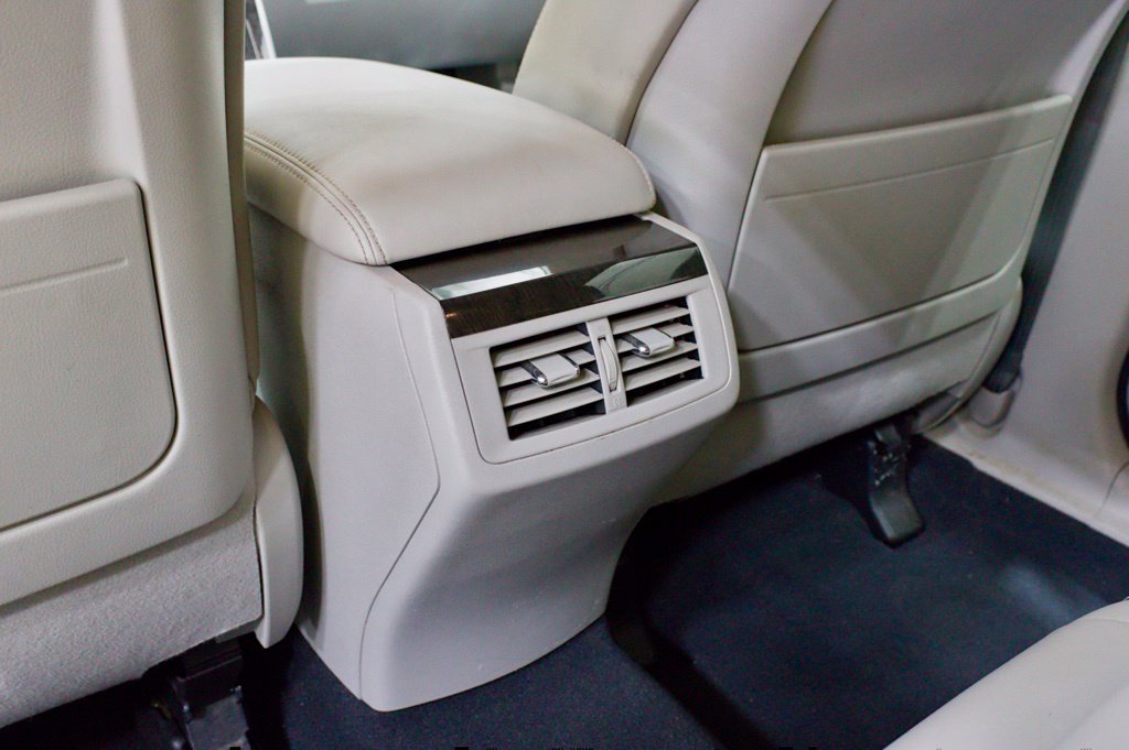 Photo 50 of this Toyota Venza