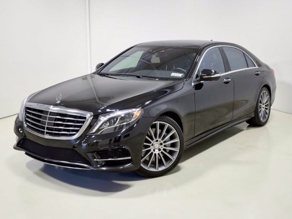 Photo 2 of this Mercedes-Benz S 550