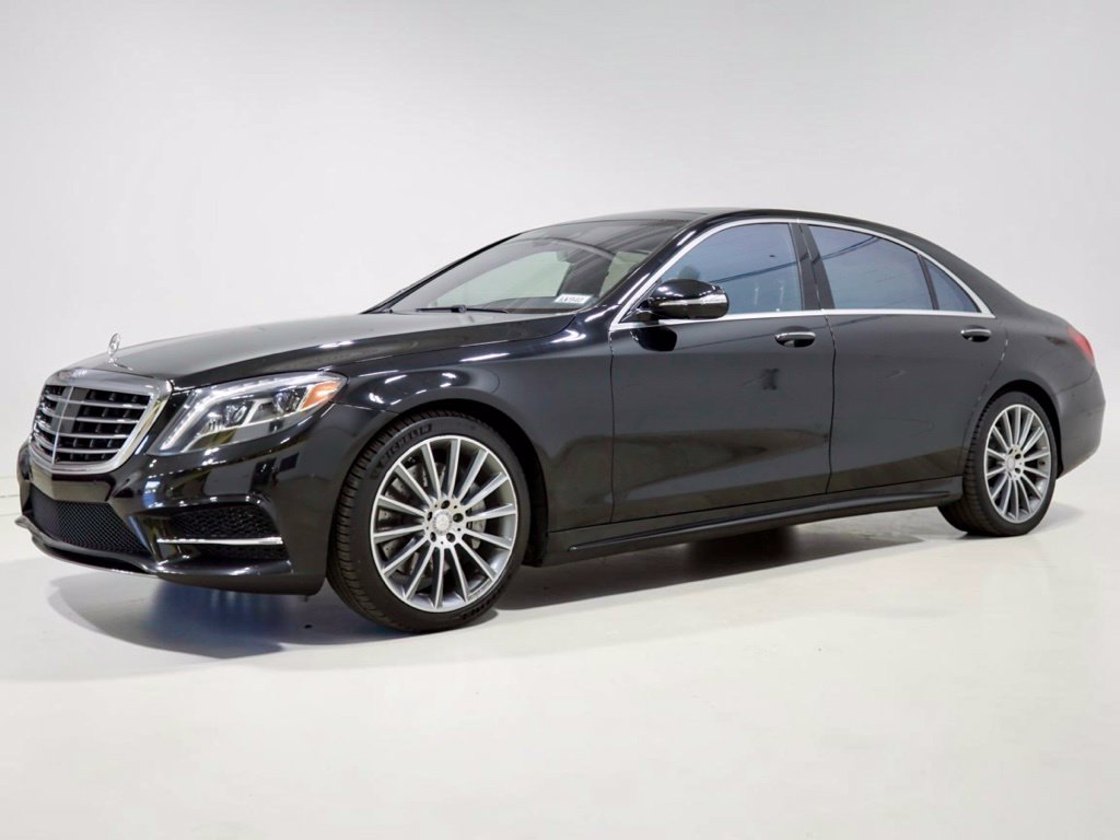 Photo 3 of this Mercedes-Benz S 550