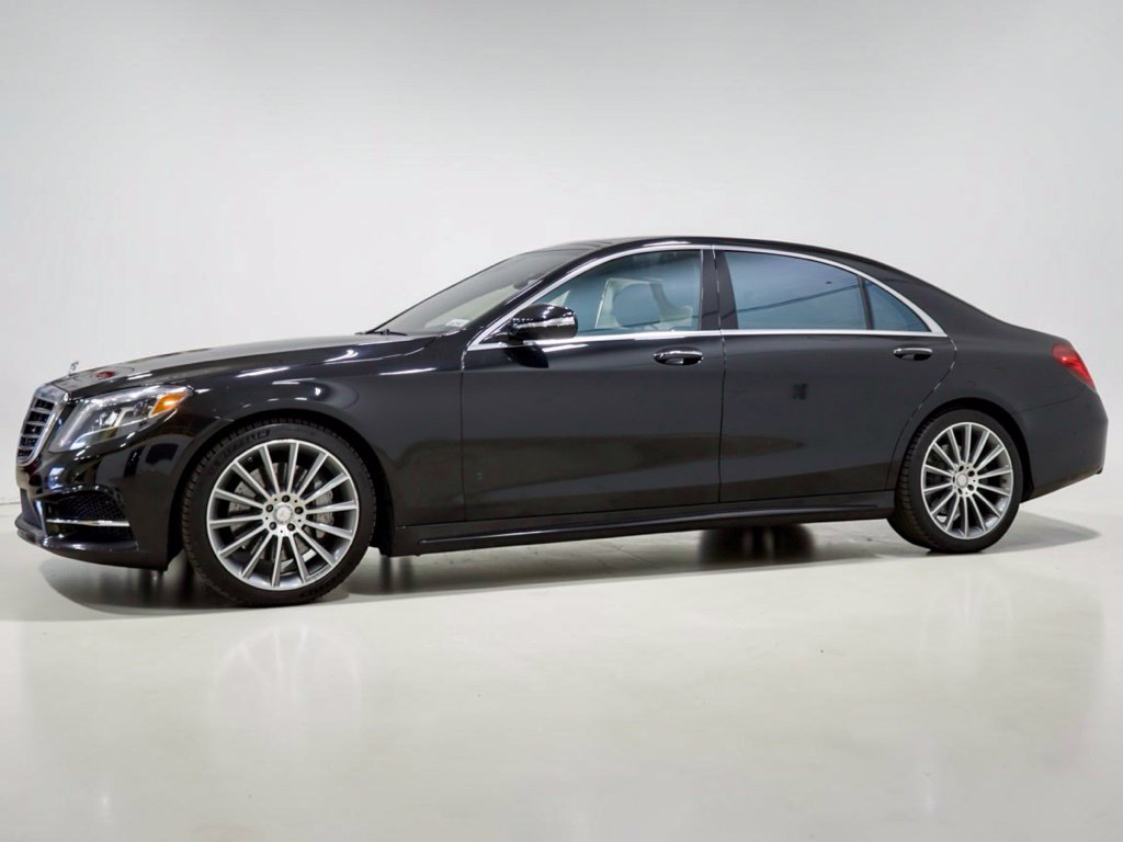 Photo 4 of this Mercedes-Benz S 550