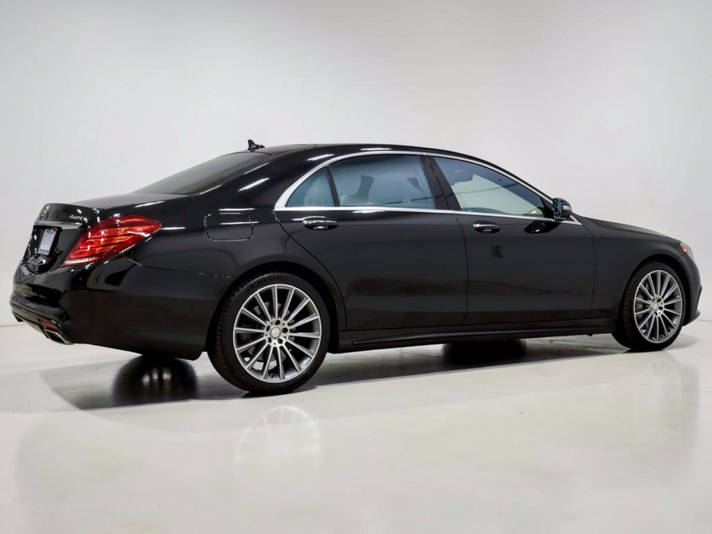 Photo 16 of this Mercedes-Benz S 550