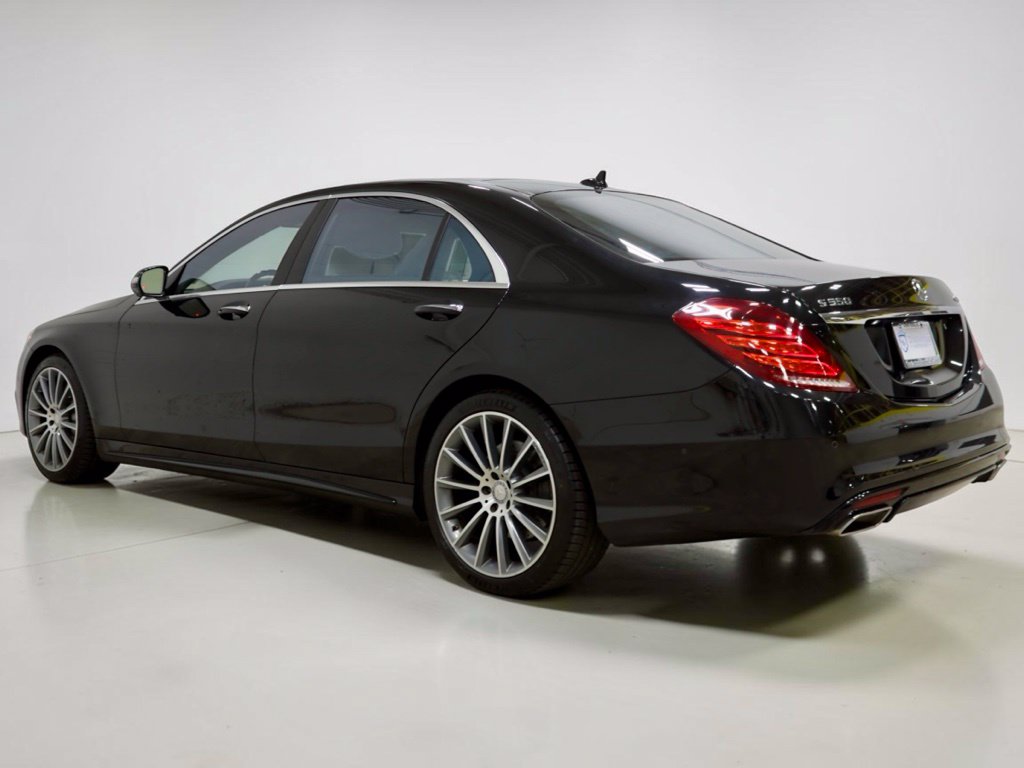 Photo 19 of this Mercedes-Benz S 550