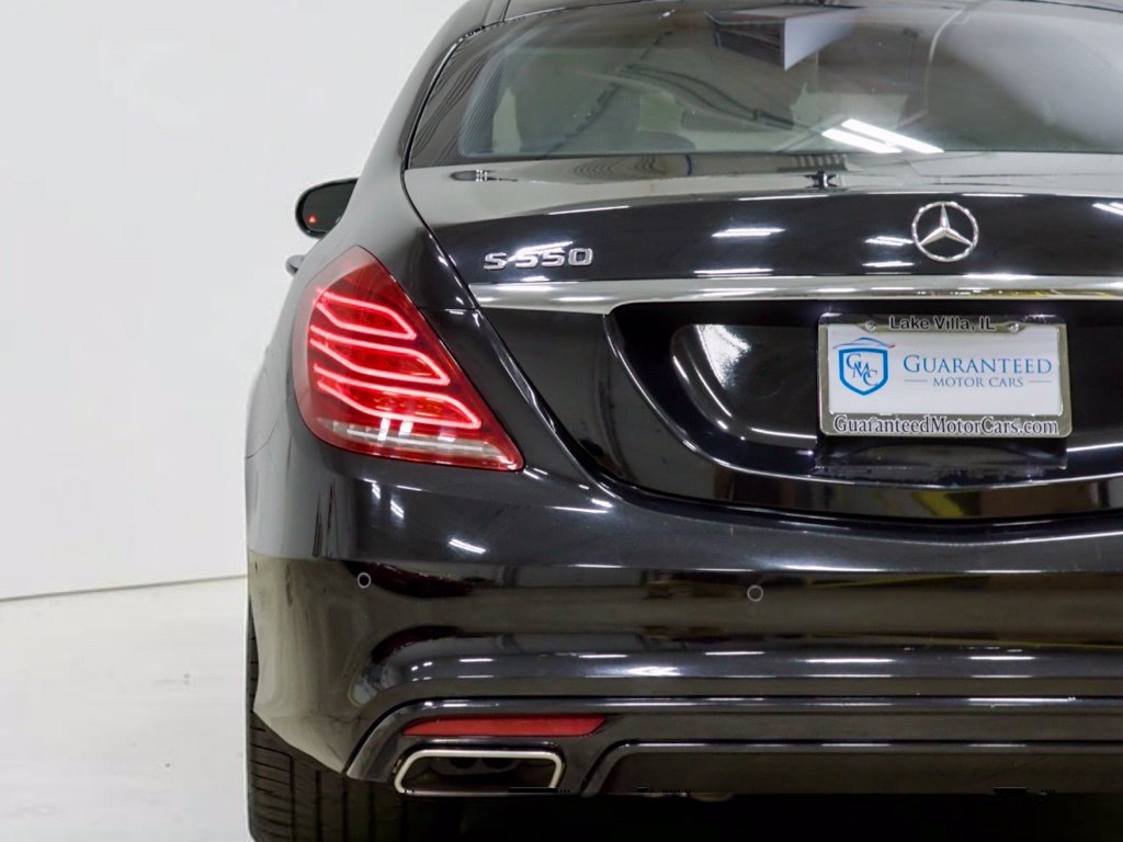 Photo 20 of this Mercedes-Benz S 550