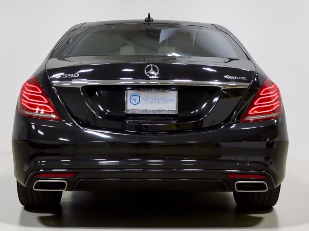 Photo 21 of this Mercedes-Benz S 550