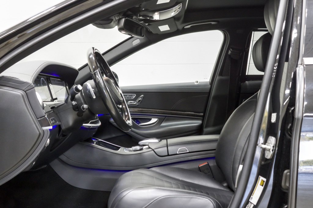 Photo 28 of this Mercedes-Benz S 550