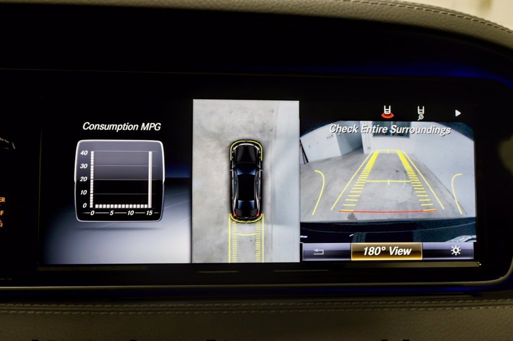 Photo 36 of this Mercedes-Benz S 550