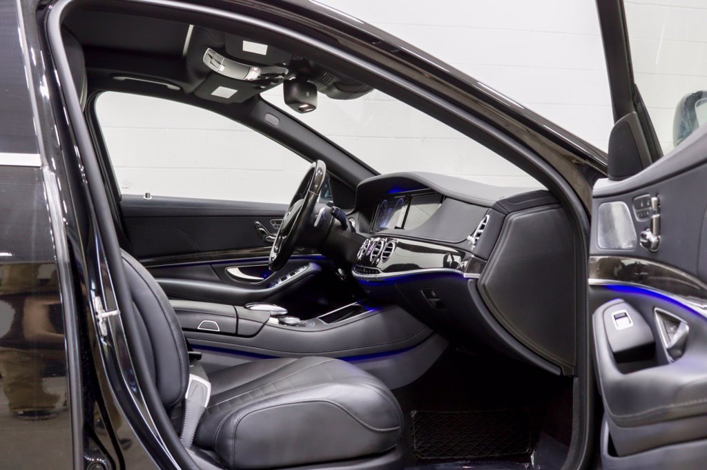 Photo 42 of this Mercedes-Benz S 550
