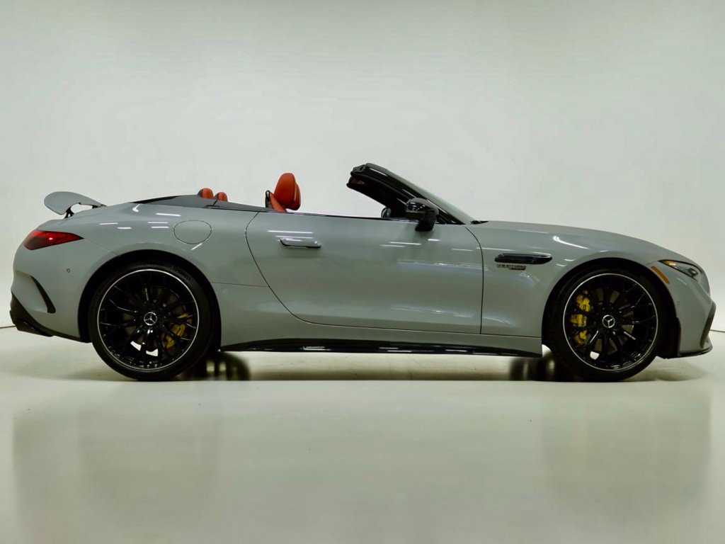 Photo 11 of this Mercedes-Benz AMG SL 63