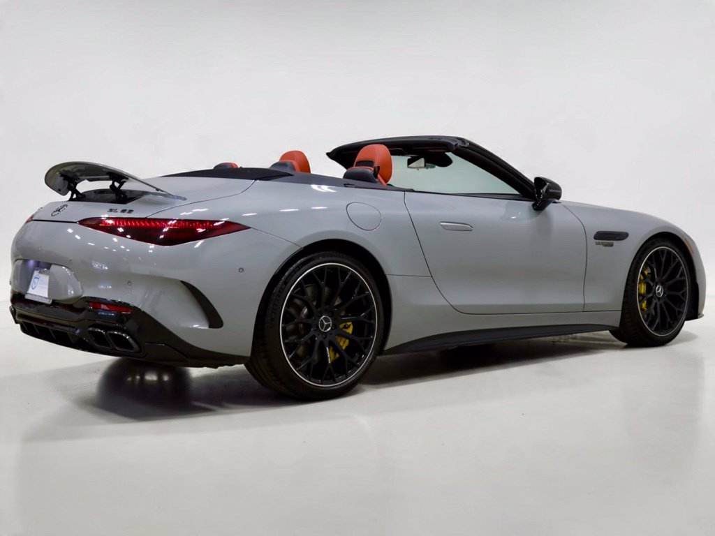 Photo 16 of this Mercedes-Benz AMG SL 63