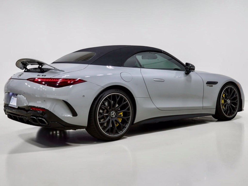 Photo 33 of this Mercedes-Benz AMG SL 63
