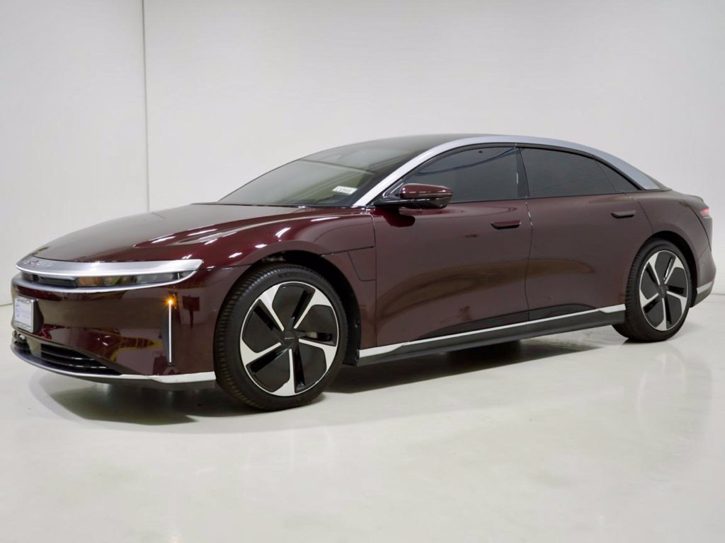 Photo 3 of this Lucid Air