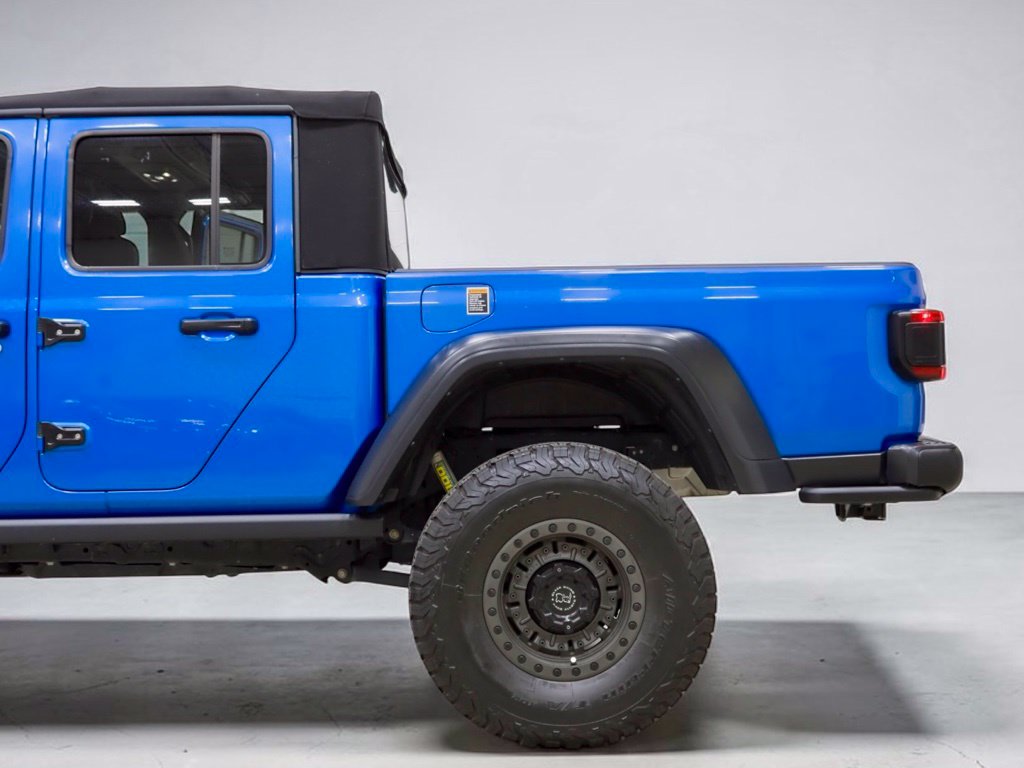Photo 7 of this Jeep Gladiator