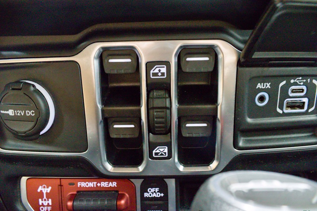 Photo 42 of this Jeep Gladiator