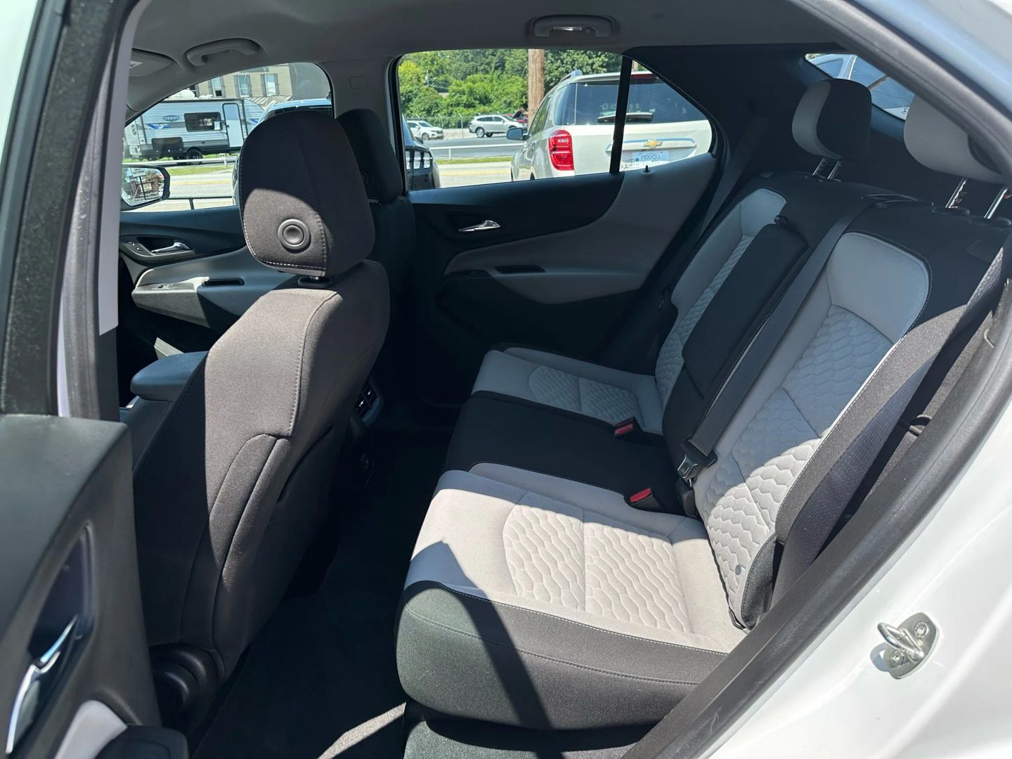 2021 Chevrolet Equinox LS - Photo 10