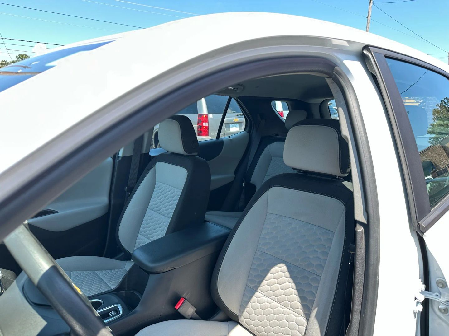 2021 Chevrolet Equinox LS - Photo 11