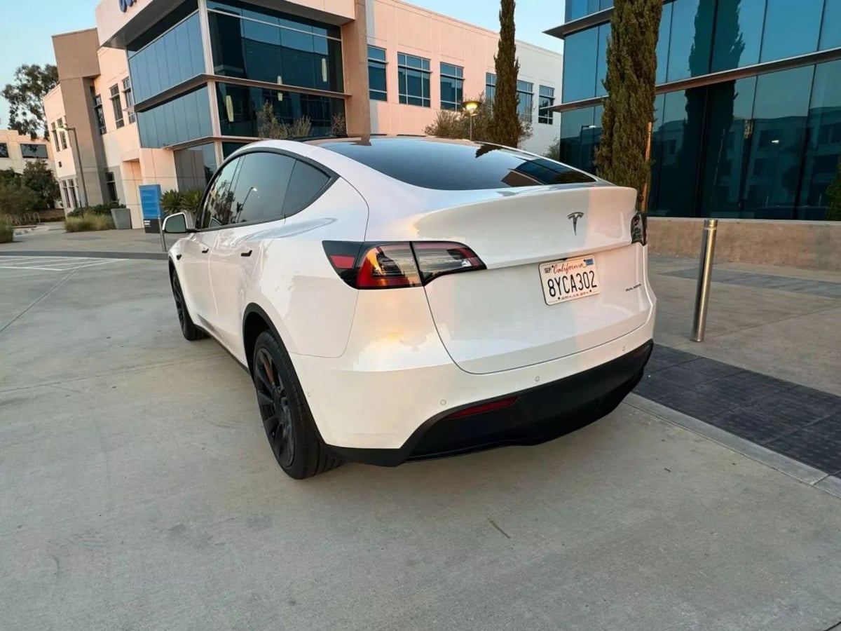 2023 Tesla Model Y Long Range - Photo 5