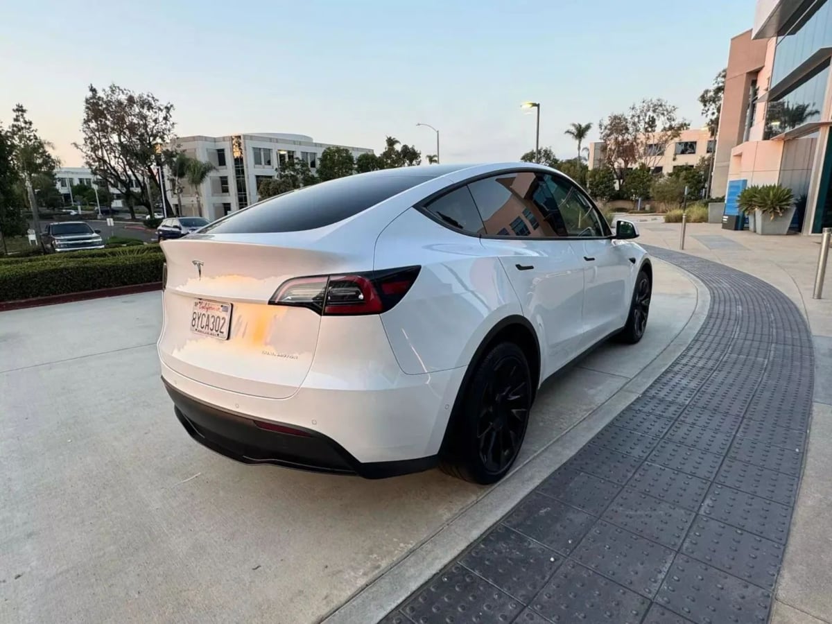2023 Tesla Model Y Long Range - Photo 7