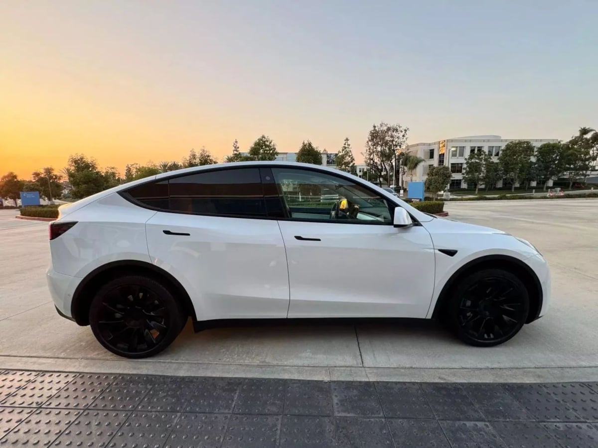 2023 Tesla Model Y Long Range - Photo 8