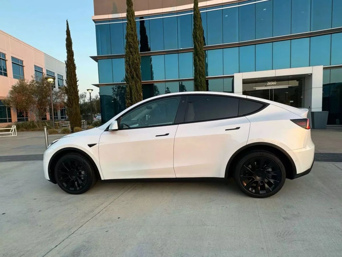 2023 Tesla Model Y Long Range - Photo 9
