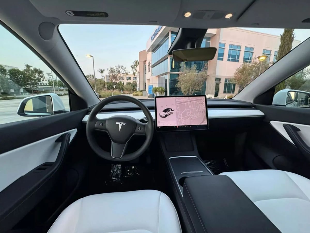 2023 Tesla Model Y Long Range - Photo 17